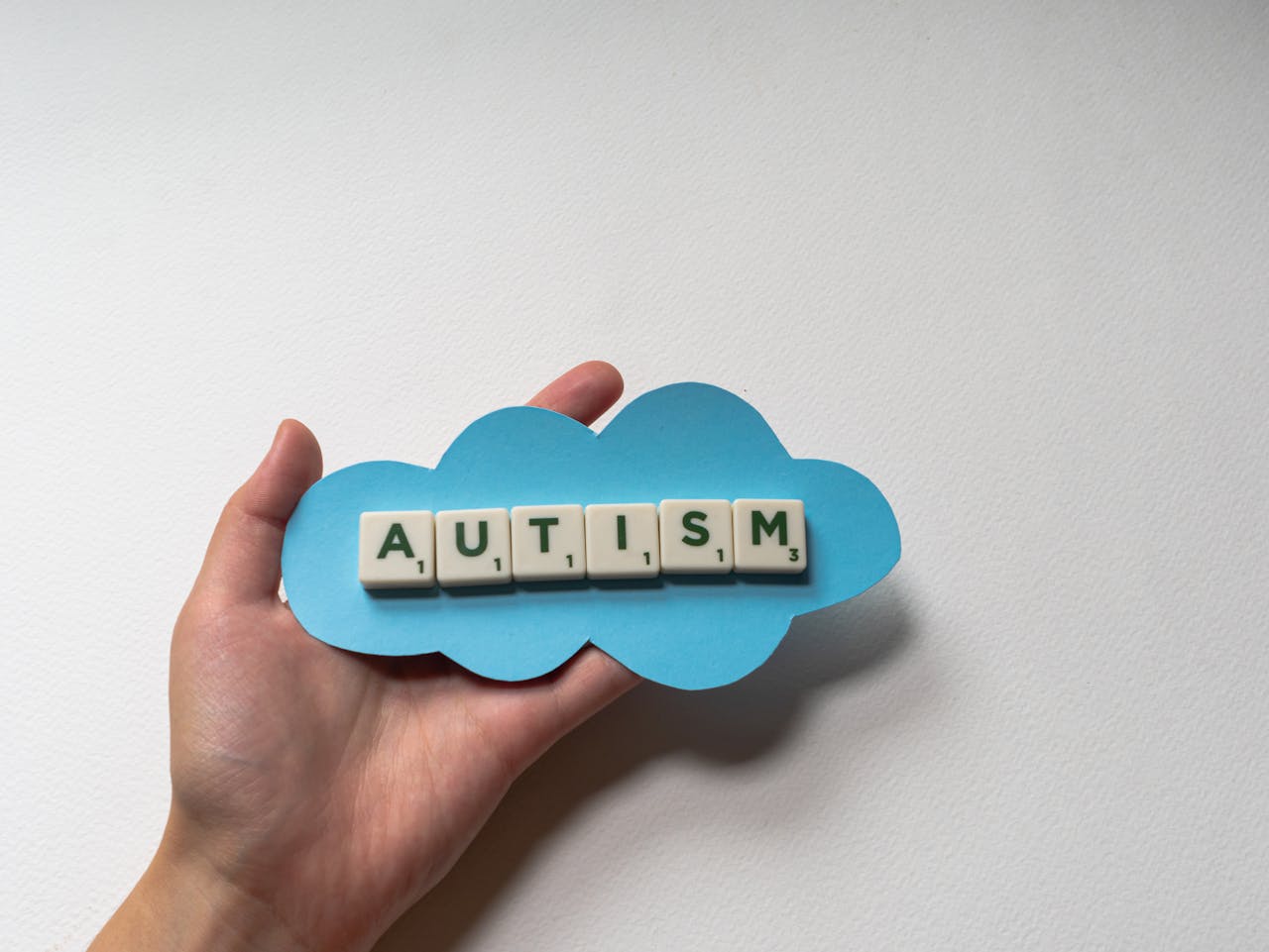 Giornata mondiale dell’autismo, nelle Marche impegno su inclusione e servizi