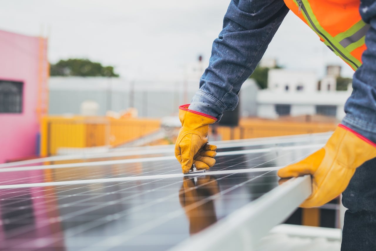Impianti fotovoltaici e sicurezza nei cantieri, a Macerata seminario sull’aggiornamento CEI 64-8