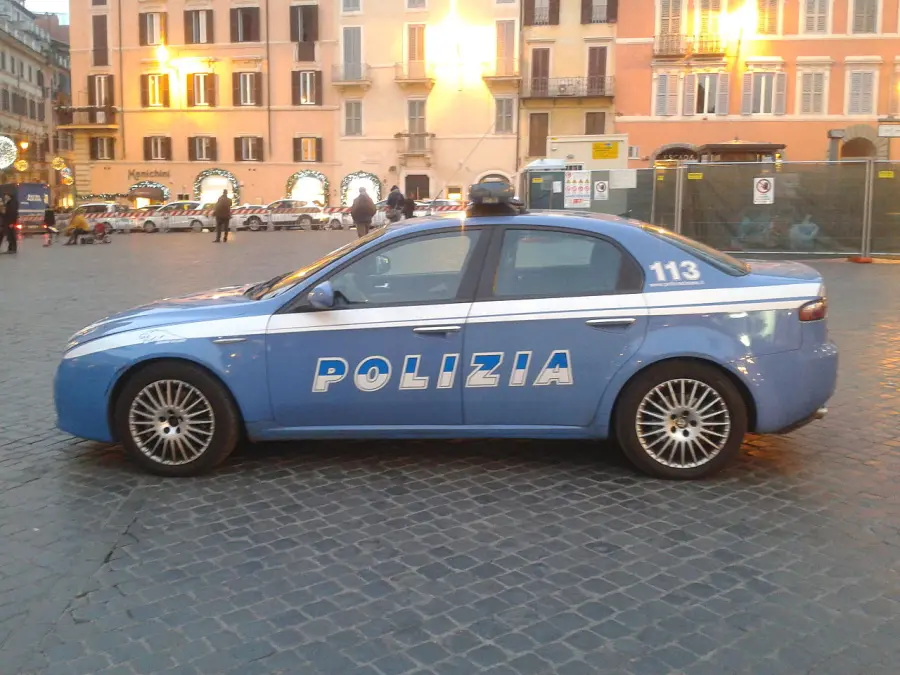 Controlli della Polizia di Stato: un uomo denunciato per guida in stato di ebbrezza, una donna per resistenza a pubblico ufficiale